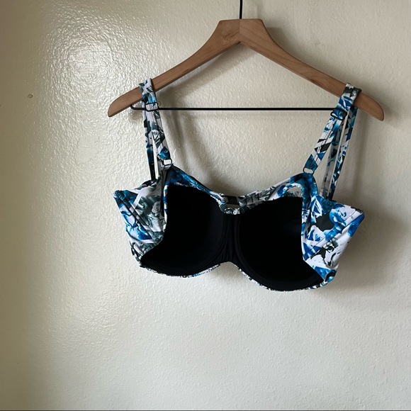 Robyn Lawley | Gothic Rose Underwire Bikini Top - Picture 4 of 6